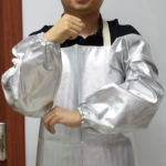 XYEHS Mn-hx1000 Composite Aluminium Foil Heat Resistant Arm Sleeves, 1000-1300℃ Thermal Radiation Heat Resistant Arm Covers, Fireproof Safety Apparel, Flame Retardant, Velcro Closure/ Neckband Hanging - Image 3