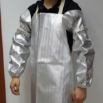 XYEHS Mn-hx1000 Composite Aluminium Foil Heat Resistant Arm Sleeves, 1000-1300℃ Thermal Radiation Heat Resistant Arm Covers, Fireproof Safety Apparel, Flame Retardant, Velcro Closure/ Neckband Hanging - Image 4