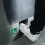 XYEHS WGW0301 20L Portable Sink Face & Hand Wash Station with 304 Stainless Steel Faucet & Frame, Hand Wash Sign - Image 5