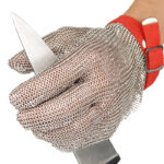 XYEHS GS004-R Level 5 304 Stainless Steel Mesh Metal Cut Resistant Glove, Five-Finger Anti-Cut Glove with Nylon Strap Buckle for Meat, Glass & Metal Processing - Image 2
