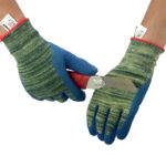 Honeywell 2232525 ANSI CUT A4 Cut Resistant Thermal Work Gloves, Abrasion Resistant, High Dexterity, Wrinkled Latex Dipped Palm - Image 2
