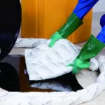 XYEHS SKS001W 10 Gallon/38L Oil Only Spill Kit Bag, 37 Pieces - Image 2